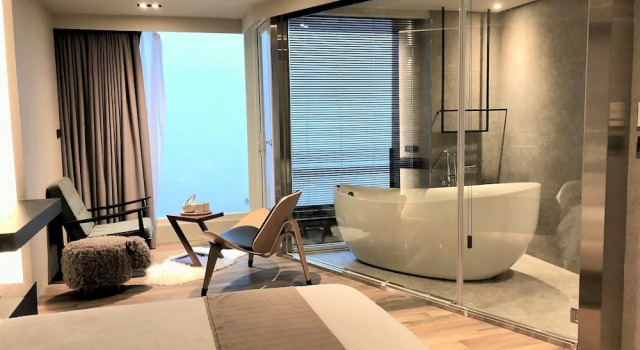 Grand Doppel Zimmer 1 Schlafzimmer mit Balkon und mit Meerblick Something Easy Inn