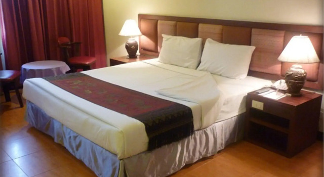 Punjadara Hotel, Varaa Hotelli Hotellit North-Eastern Thailand pysäköinnillä, Pysäköinti