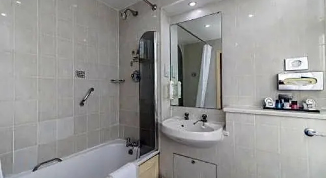 Трёхместный номер Standard Hotel Indigo Leeds by IHG