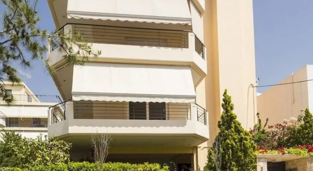 Scorpio Deluxe Apartment with Private Garden