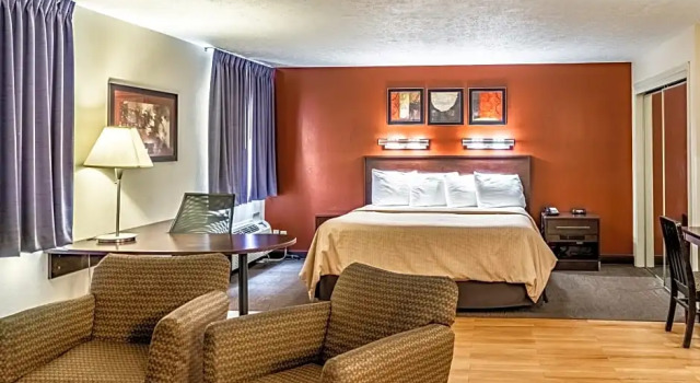 Люкс Deluxe Red Roof Inn Columbus - Taylorsville-Edinburgh