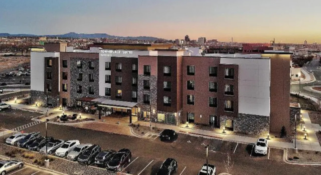 Двухместный люкс c 1 комнатой TownePlace Suites by Marriott Albuquerque Old Town