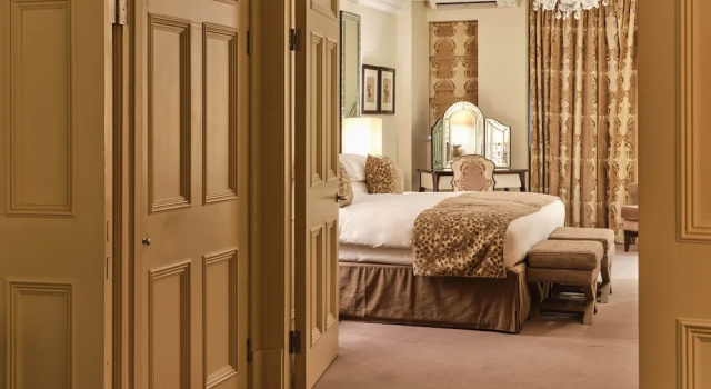 Апартаменты Цокольный этаж c 1 комнатой The Apartments by The Sloane Club