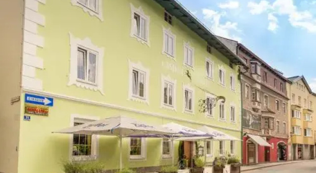 Gasthof Einhorn Schaller, Rezerwuj Hotel Hotele w Tyrol z parkingiem, Parking