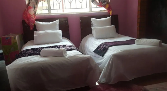 Kaswanga Farm Holiday Home, Book Landbrugsophold Hoteller i Central Province med parkering, Parkering
