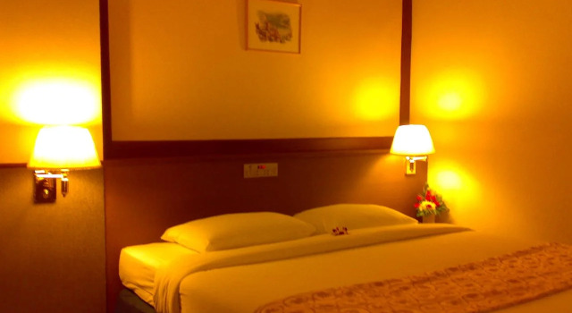Chainat Thani Hotel, Varaa Hotelli SPA-hotellit kohteessa Central Thailand, SPA
