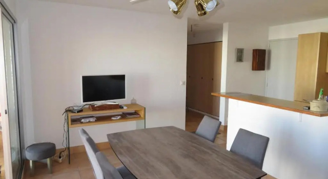 Appartement Sète, 3 pièces, 6 personnes - FR-1-338-367, Забронировать Апартаменты/квартира Отели Сета с парковкой, рядом с Plage de la Fontaine, Парковка