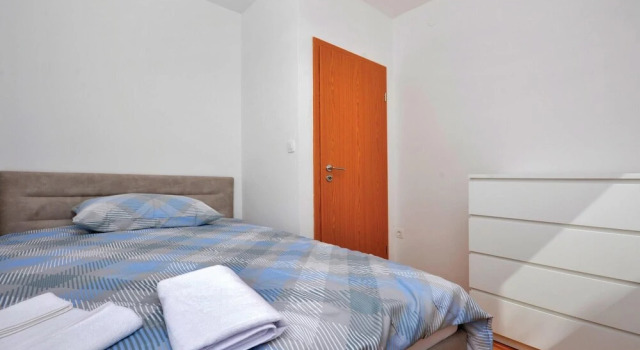 Amazing Home in Zrnovnica With Wifi and 2 Bedrooms