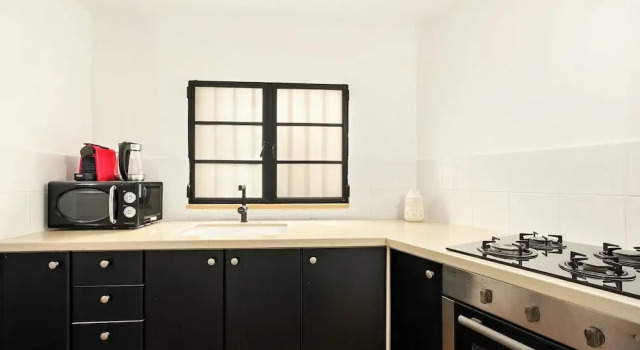 Апартаменты c 1 комнатой Modern-Rustic Haven in the City by Sea N Rent