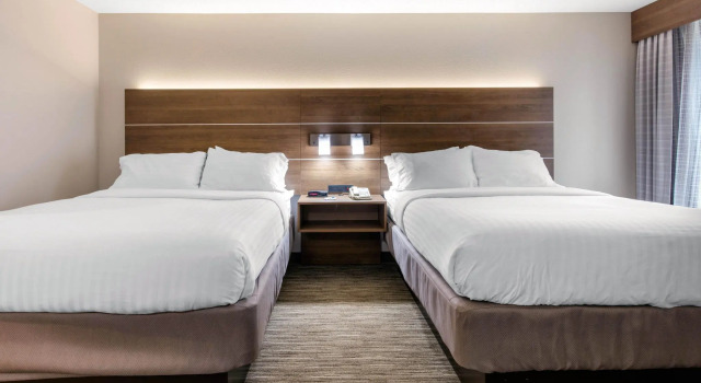 Четырёхместный номер Standard Holiday Inn Express Henderson N Evansville South by IHG