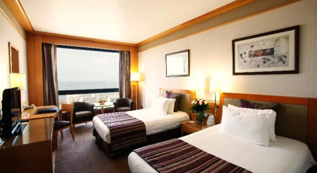 Номер Standard с балконом Crowne Plaza Beirut by IHG