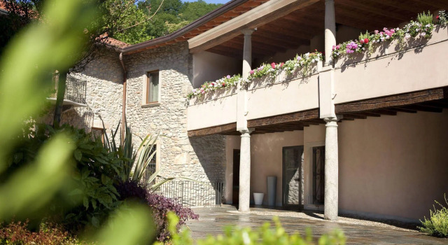 1711 Luxury Guest House, Book Guesthouse Calco Lombardy