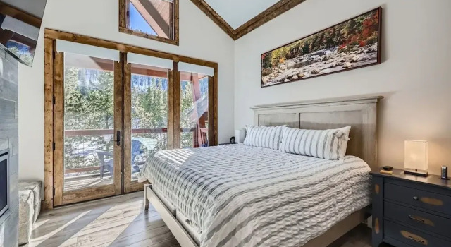 1890 The Seasons 3 Bedroom Townhouse