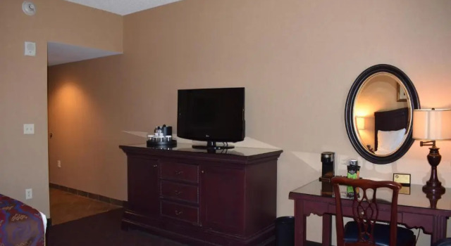 Четырёхместный номер Standard Cherokee Casino West Siloam Springs Resort