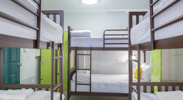 Кровать в общем номере (женский номер) Asoke Montri Hostel