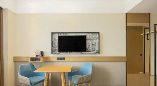 Люкс Deluxe City Comfort Inn (Shunde Ronggui Haijunda Plaza Branch