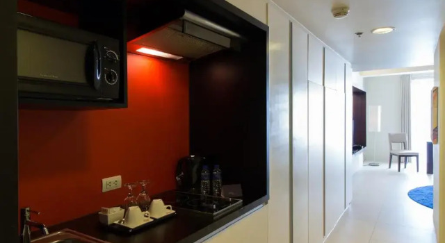 Полулюкс The Picasso Boutique Serviced Residences Managed by HII