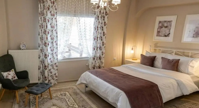 Dream Studios, Book Hotel  