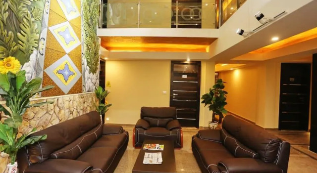 Hotel Asian Park, Забронировать Отель Сринагар Jammu & Kashmir Ski, рядом с Lal Chowk Ghantaghar