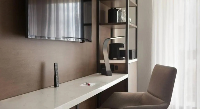 Номер с видом на реку Marriott Savannah Riverfront