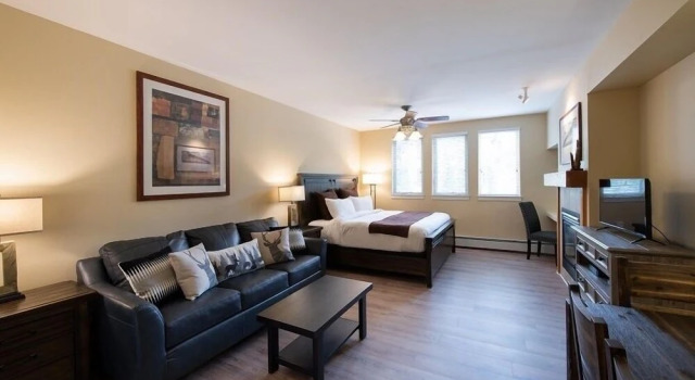 Modern Ski Studio Apartment with In-Room Fireplace - Fraser Crossing/Founders Pointe Premium-Rated 4443, Забронировать Апартаменты/квартира Винтер Парк Winter Park - Fraser, рядом с Лыжный подъёмник Iron Horse