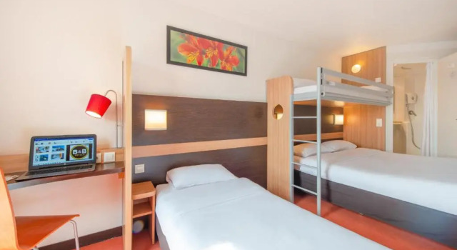 Четырёхместный номер Standard B&B HOTEL Cholet Nord