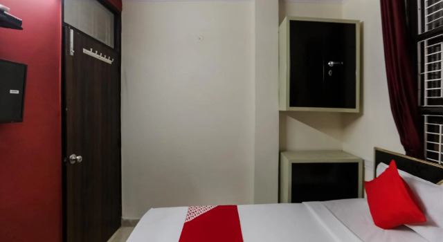 OYO 75210 Hotel Sunshine