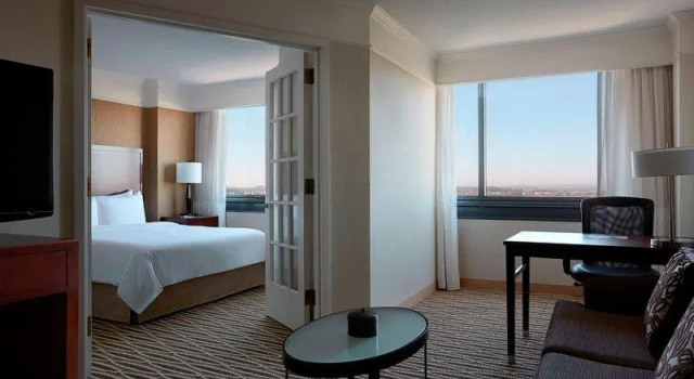 Семейный люкс Washington Dulles Marriott Suites