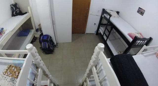 Кровать в общем номере (мужской номер) State Hostel