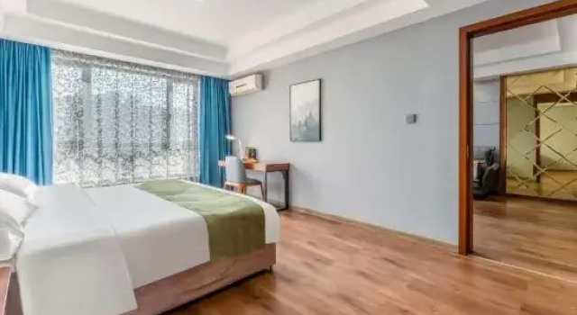 Люкс GreenTree Inn Jiuquan Century Plaza Hotel