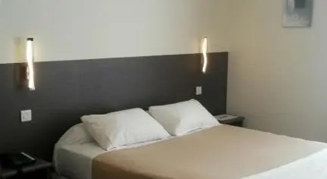 Двухместный номер Standard Hôtel de La Cloche