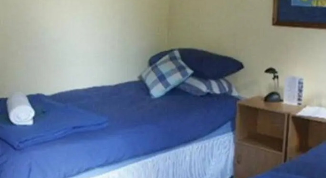 YHA Christchurch Rolleston House, Забронировать Отель Отели Крайстчёрч с парковкой, Парковка