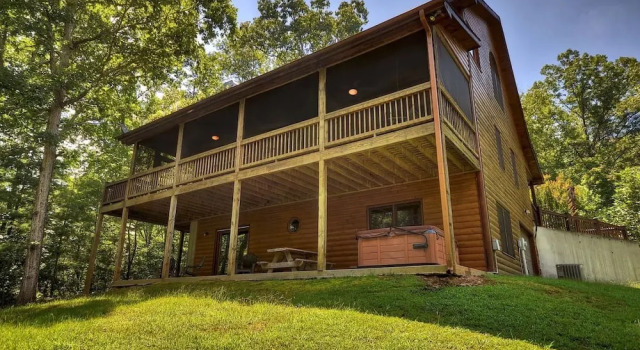 Rock Eagle Hideaway, Book Hotel Hoteller i Morganton med parkering, Parkering