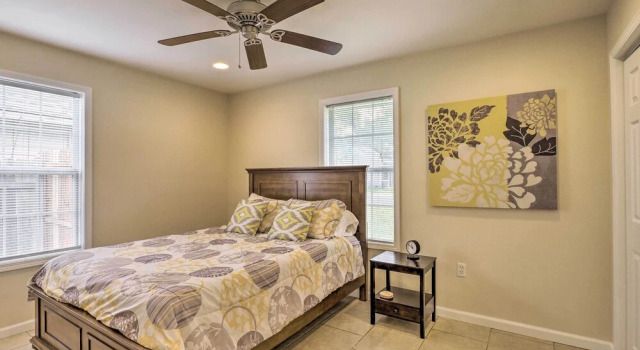Pet-friendly Georgetown Home < 1 Mi to Dtwn!, Rezerwuj Dom wakacyjny Hotele w Georgetown z parkingiem, Parking