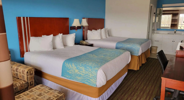 Четырёхместный номер Standard Days Inn Woodward OK