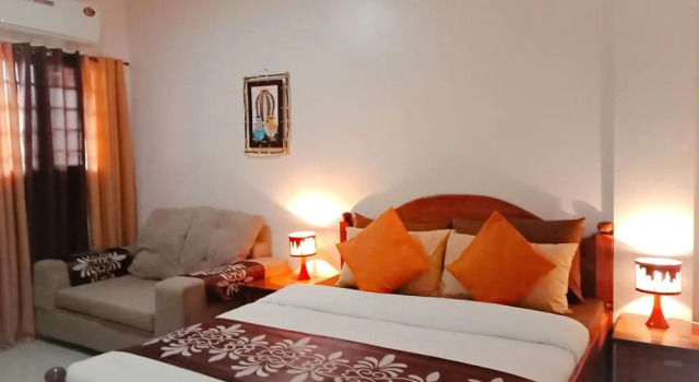 Red Forest Guest House, Book Guesthouse Coron Coron