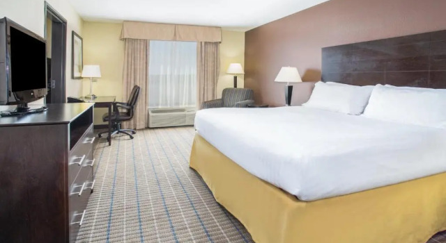 Двухместный люкс c 1 комнатой Holiday Inn Express and Suites Hotel - Pauls Valley by IHG