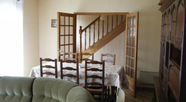 House With 4 Bedrooms in Locmariaquer, With Enclosed Garden - 3 km Fro, Rezerwuj Hotel  
