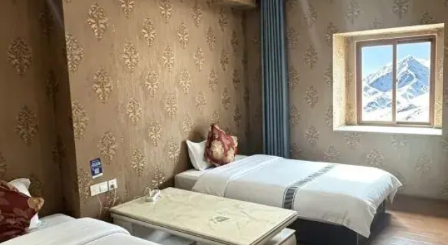 Люкс Premier Daocheng Yatulinka Hotel (Daocheng Yading Visitor Center)