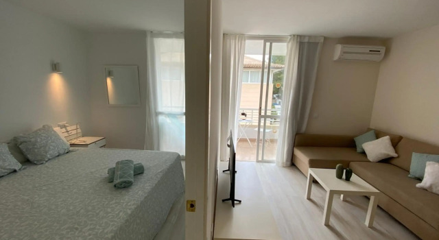 Bellamar 23. Apartamento con piscina