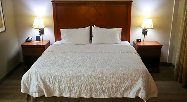 Номер Premium Hampton Inn & Suites Jennings