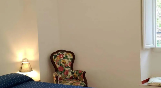 2-bed House in Rome Near Coliseum, Buchen Sie Ferienhaus Cottages in Rom, in der Nähe von Trajansforum, Cottage