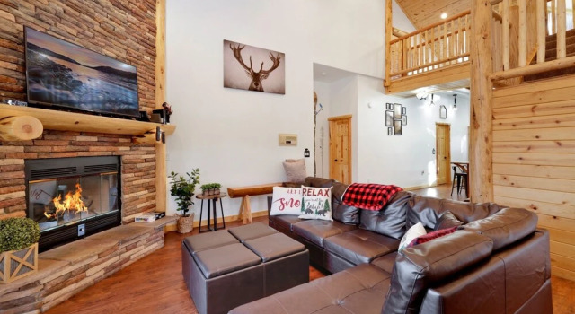 2070-five Bears Cabin 6 Bedroom Home by Redawning