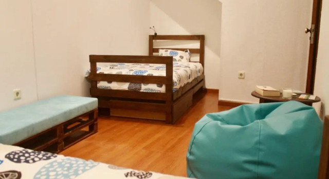 Douro Surf Hostel, Забронировать Хостел Недорогие отели Порту, рядом с Винодельня Баррос Алмейда, недорого