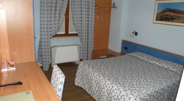 Madonna della Neve, Book Hotel Cessole Langhe