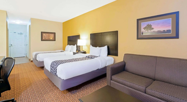 Четырёхместный номер Standard La Quinta by Wyndham Stillwater -University Area