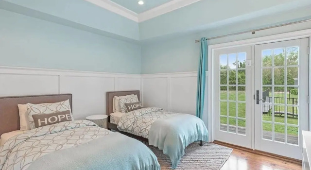 Modern Hamptons Villa, Buchen Sie Villa Hotels in New York State mit Pool, Schwimmbad