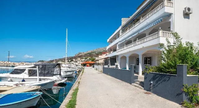 Апартаменты с балконом и с видом на море Apartments Duje