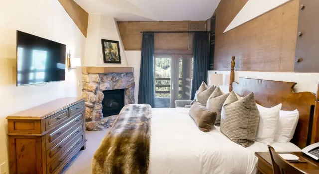 Luxury One Bedroom with Mountain View 1 Apartment Hotel by RedAwning