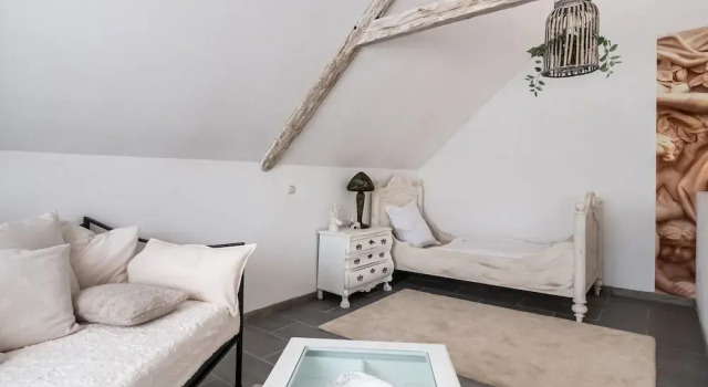 Luxurious Holiday Home With a Nice Private Garden, Rezervasyon Tatil Evi Anschau Vulkan Eifel